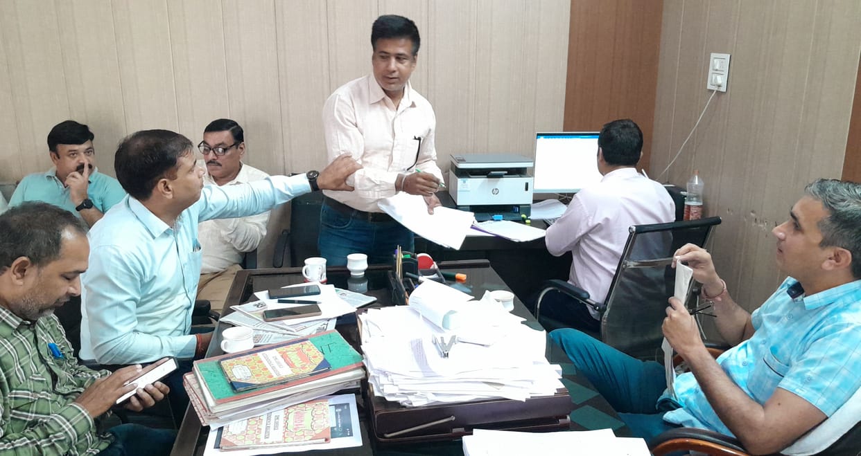 Chief Minister's flying squad raided the city council office and checked PID records
