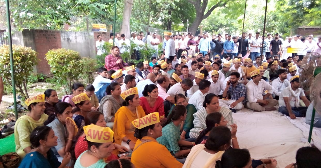 People who came for work due to strike of clerks did not get diagnosis