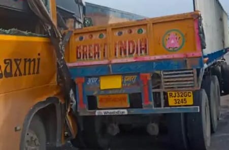 Double decker bus collided with a standing truck, many passengers injured