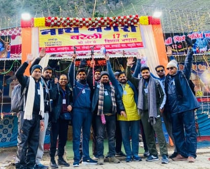 The batch of Pilibhit returned after visiting Baba Barfani