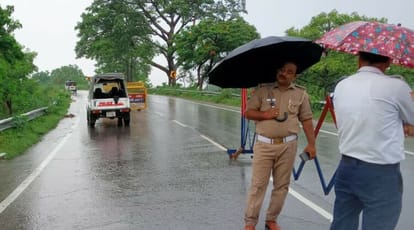 Havoc of rain, highway road cut, houses collapsed at many places, four people injured
