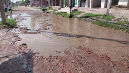 Deoraniya-Mundia Jagir Road pits made ponds