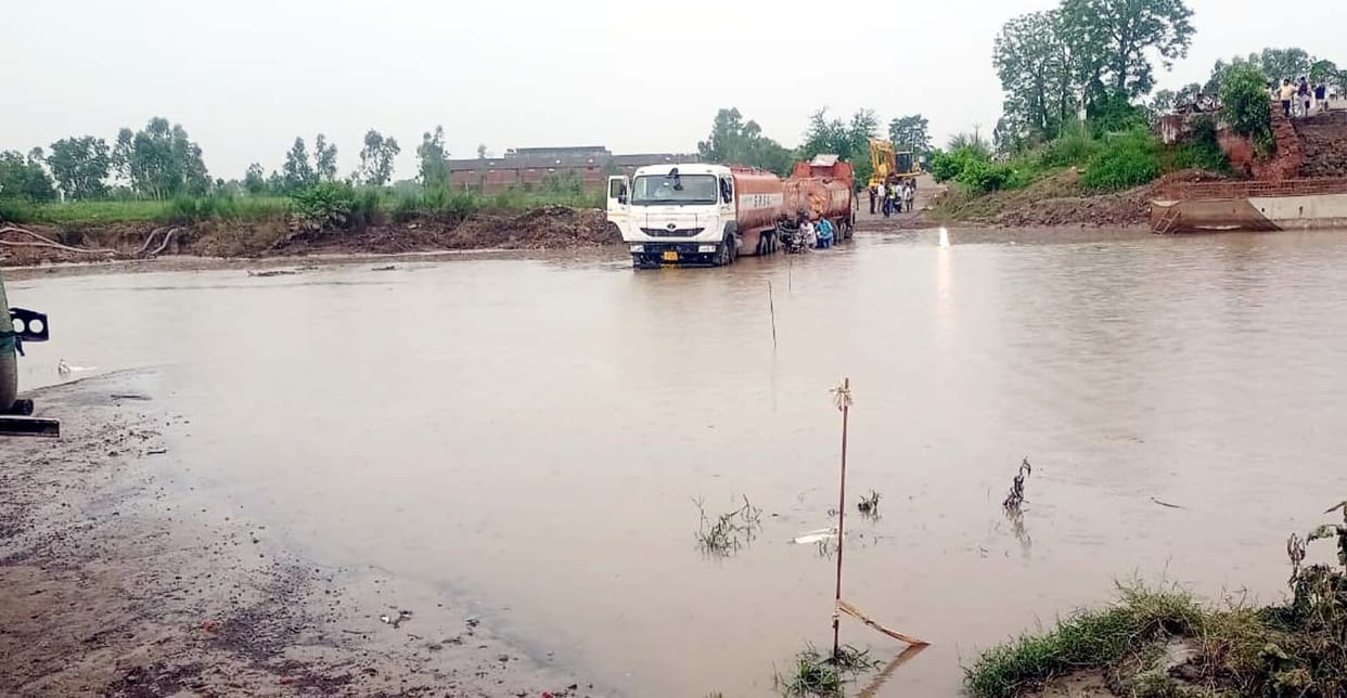 Traffic remained closed between Khutar-Puwayan for the second day as well