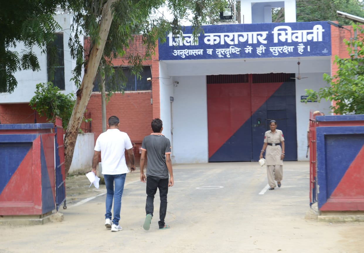 Prisoner's mother's aanchal is giving comfort to the innocent innocents "locked" in the jail