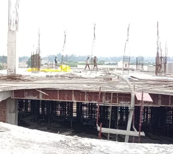 Municipal Corporation's new office incomplete, employees facing trouble in old