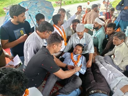 The health of the hunger strikers demanding the opening of the Kolaghat bridge deteriorated