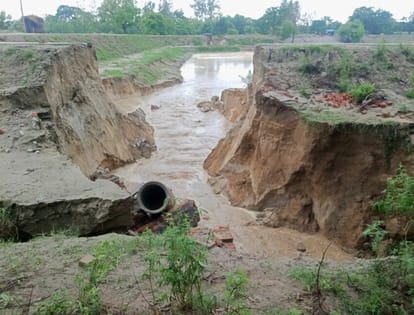 Contact route cut off due to heavy rains, movement of many villages stalled