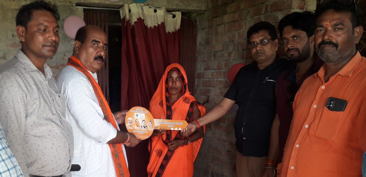 Chief and BDO gave keys to housing beneficiaries