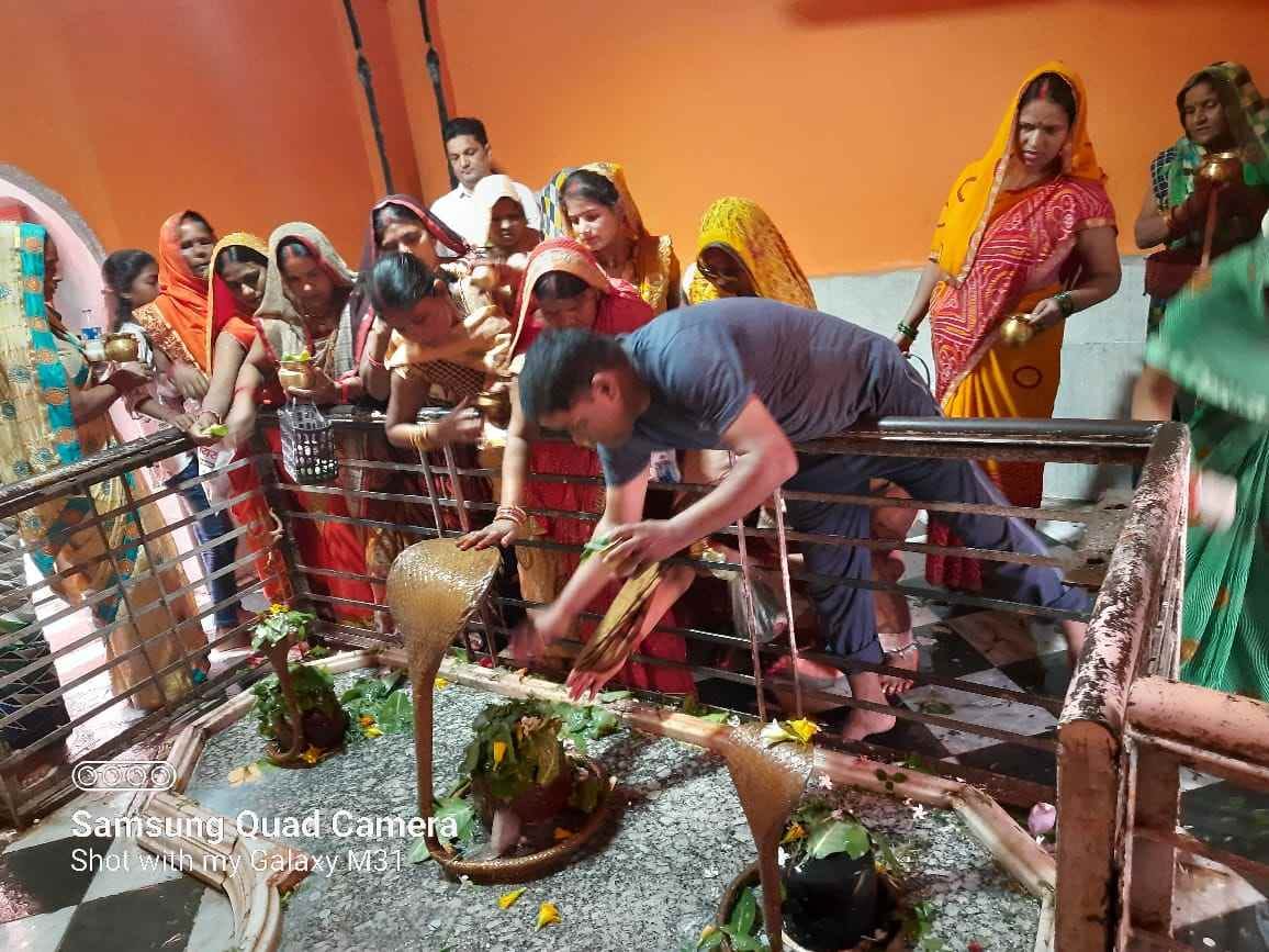 shiv worshiped