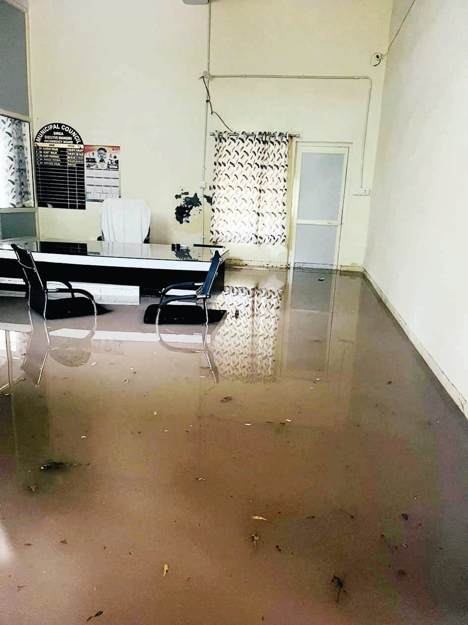 Torrential rains: 95 mm of rain recorded in Sirsa, roads overflowing, water entered government offices