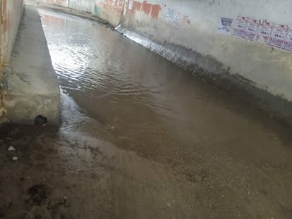 Water is filled in the underpass for seven days, traffic affected