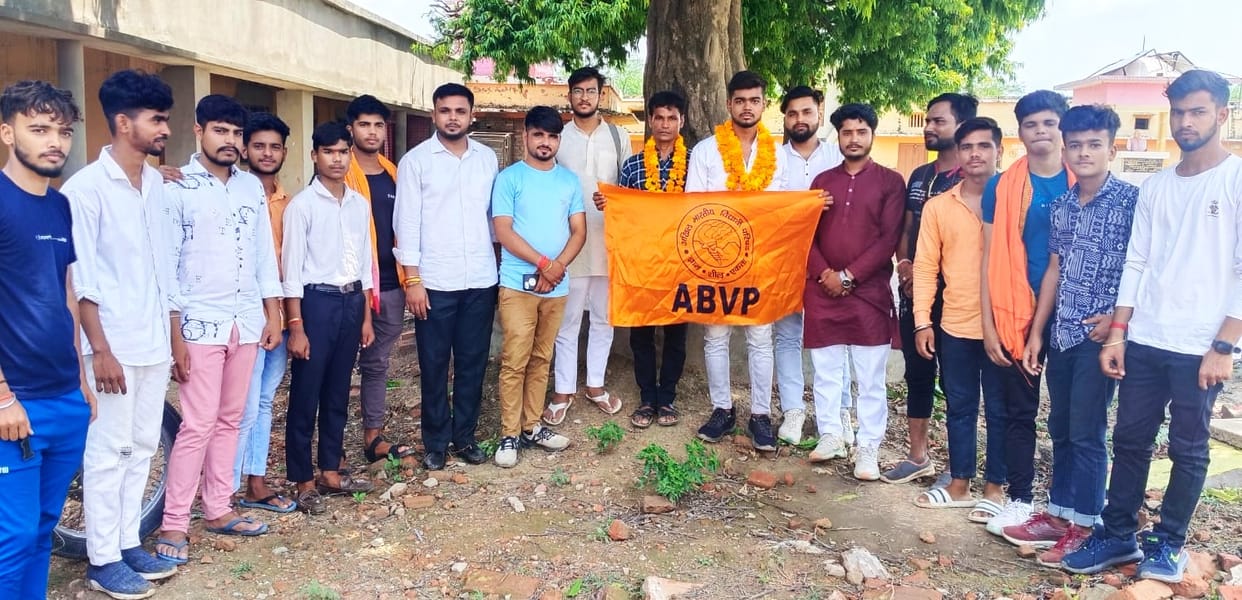 Anil became the president of ABVP Mathura market