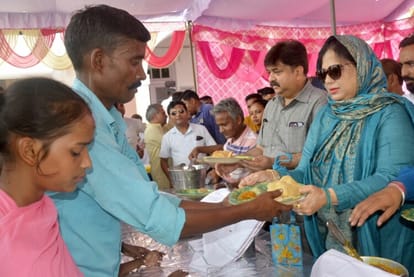Municipality kitchen started, many people had food