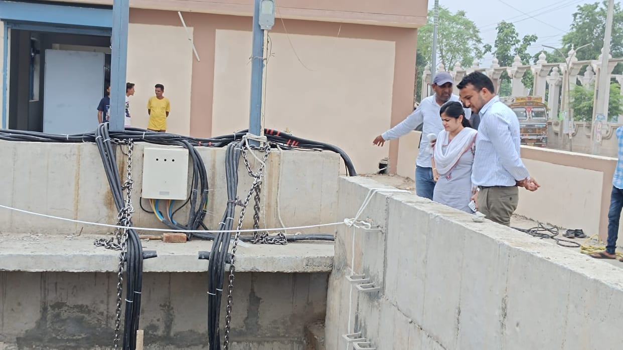 After inspection, the Municipal Commissioner got angry with the contractor: Said- If the project does not work in the rain itself, what will they do, stop the full payment