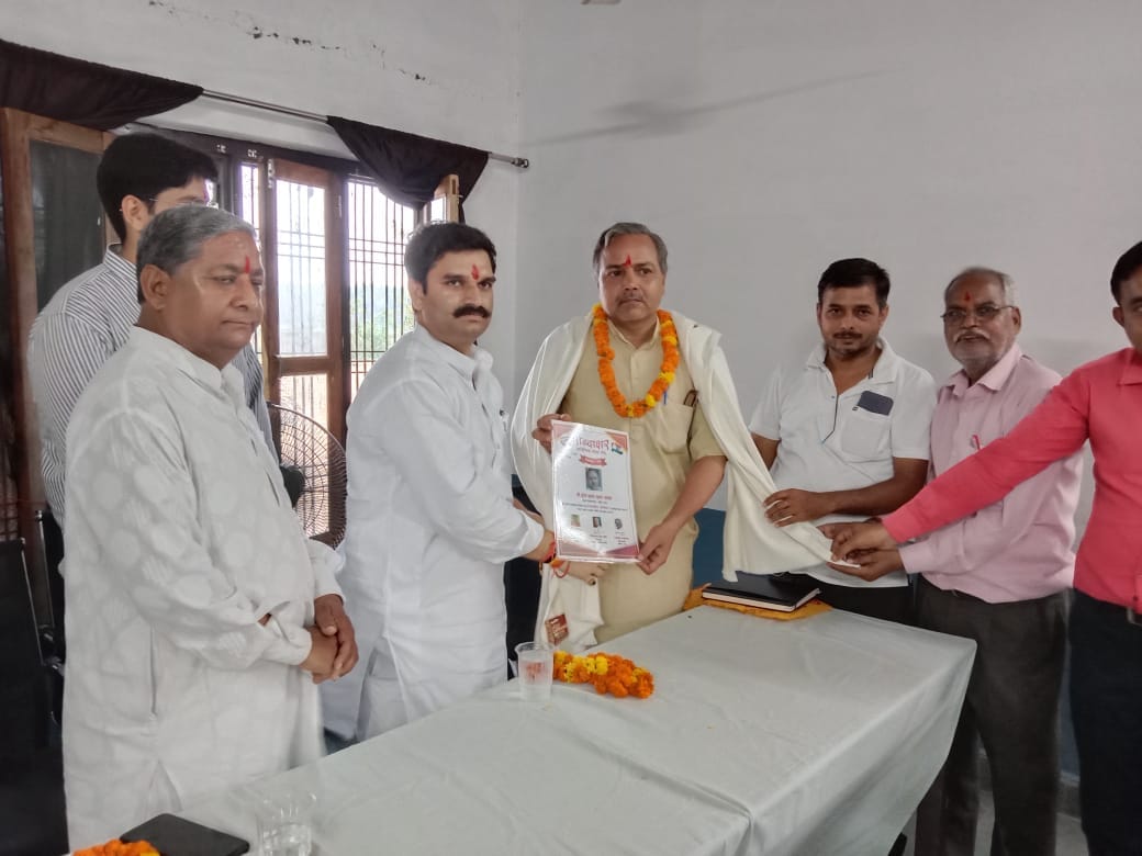 Suresh and Dwarka got Shabdakshar Samman