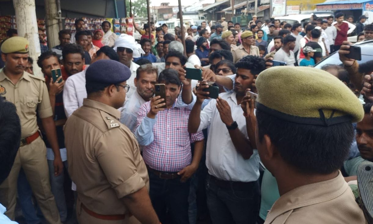 Compounder murdered, dead body found in room