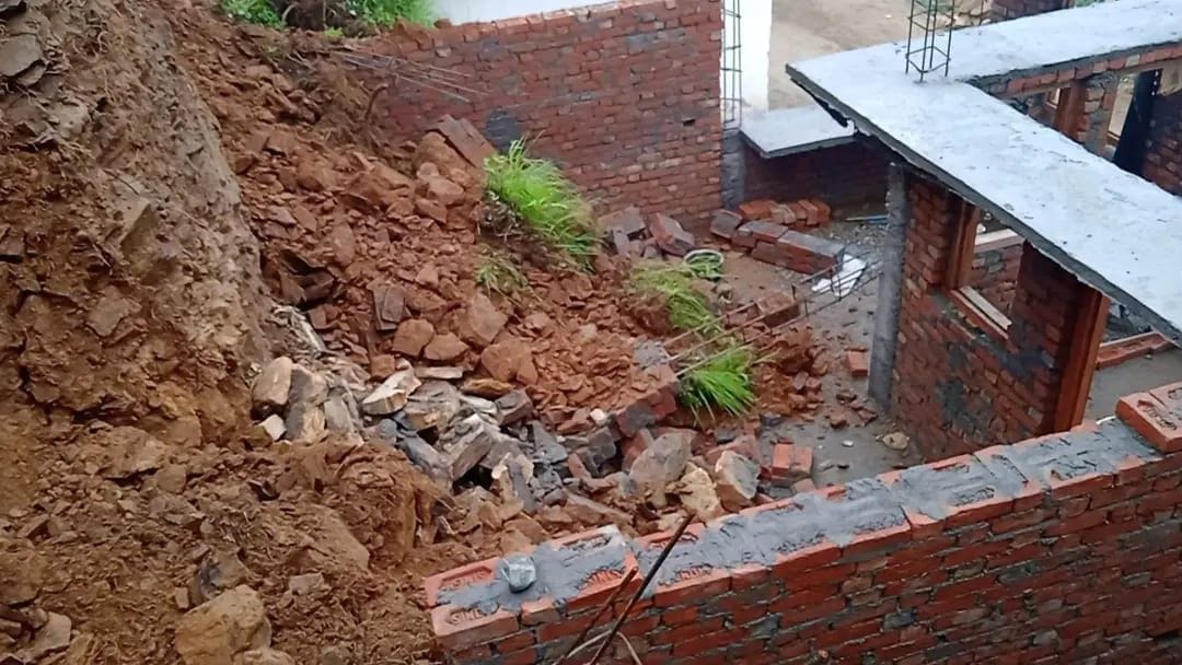 Do not go to the river bank, today water will be released from the power station