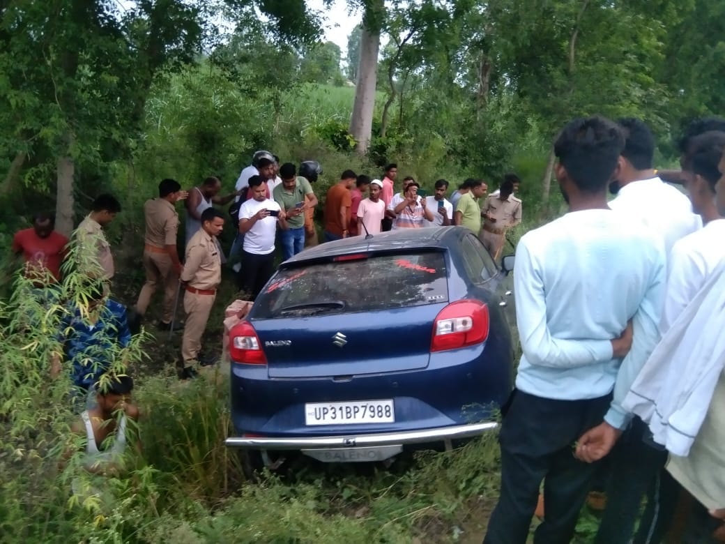 man commits suicide by shooting himself while driving a car in Lakhimpur