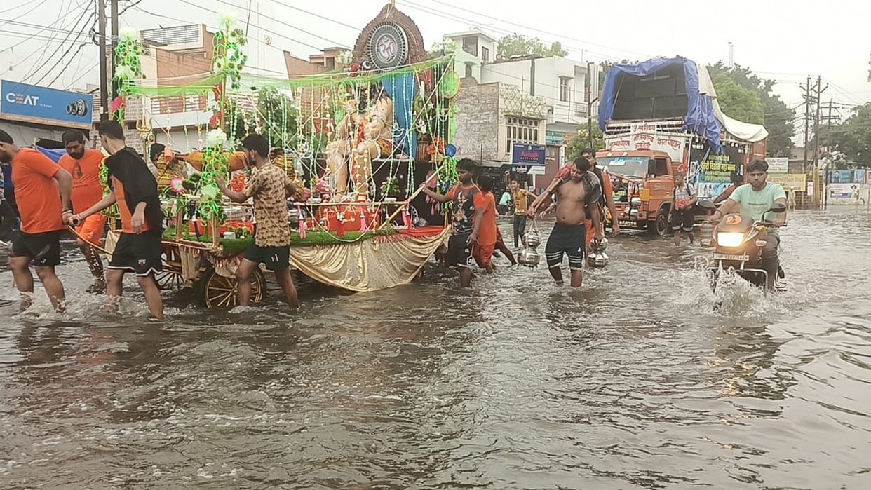 Kanwariyas were tested by the rain