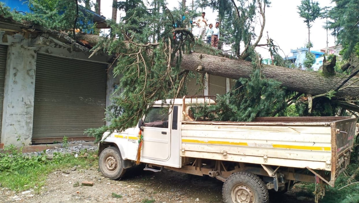 Residential building collapsed in Chaumel due to heavy rains, family narrowly saved