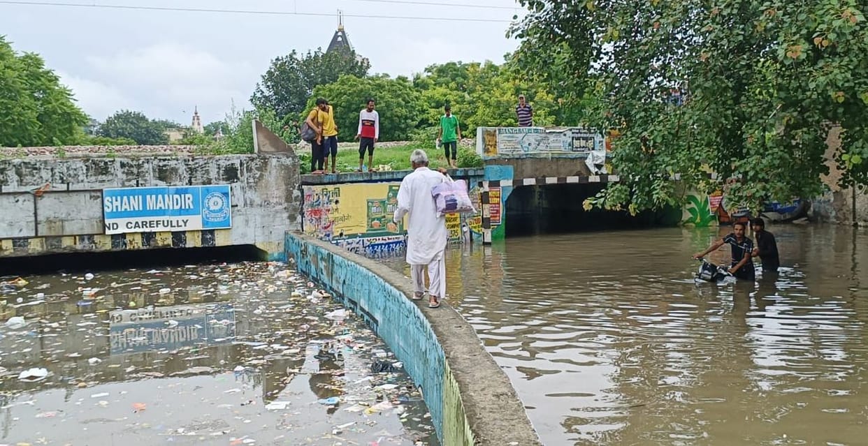 City roads submerged in water due to 48.5 mm rain, people worried