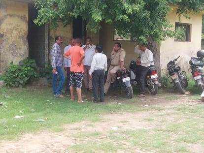 Dead body of Assistant Consolidation Officer found lying in the room