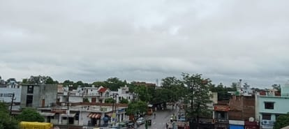 Clouds flowing with drizzle, waiting for rain