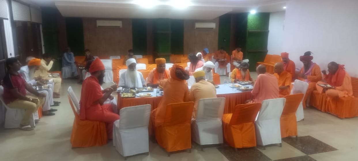 Contemplation meeting of saints in Jain Dharamshala