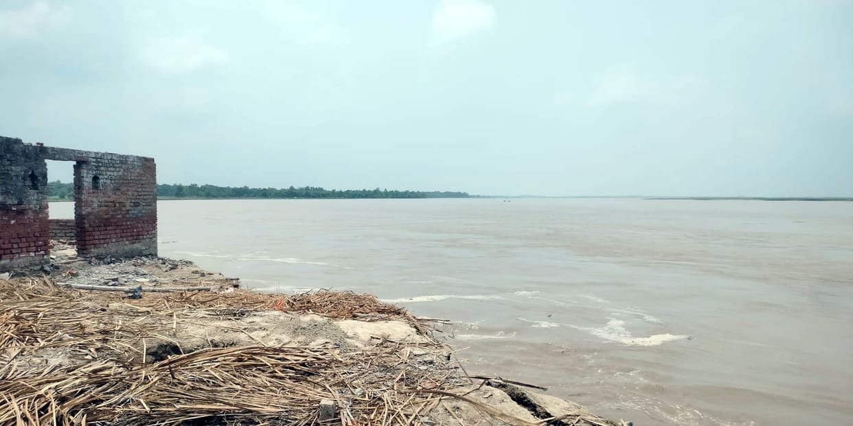 Sharda wreaks havoc in Ahirana: Half of two houses cut off, villagers helpless