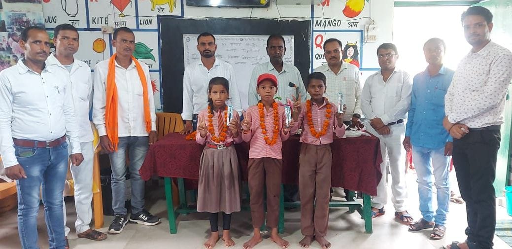 Successful students honored in Navodaya entrance exam