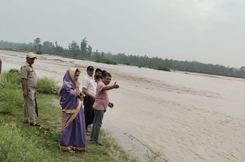 Panic in rural due to rise of Hudi river