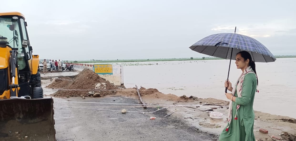 Flood warning in Ganga Khadar area, SDM alerted villagers