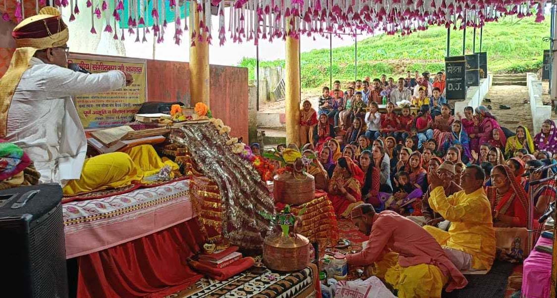 Salvation is attained by listening to Puran Katha: Acharya Joshi