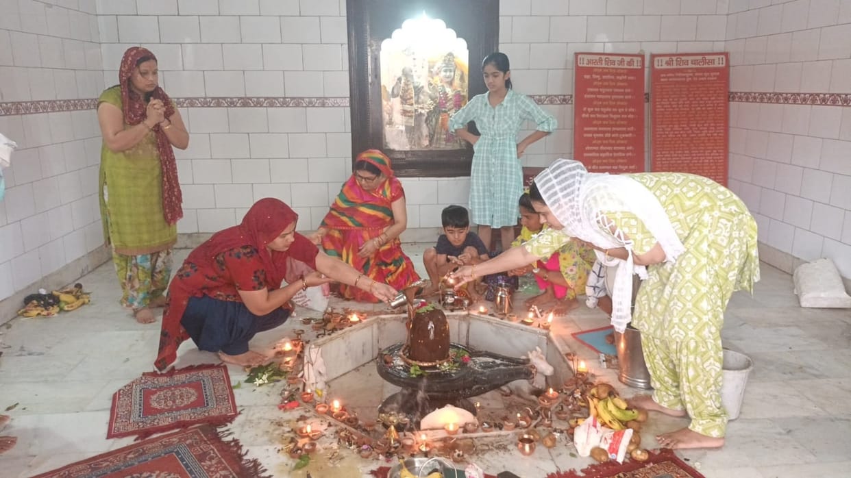 On the first Monday of Sawan, there were chants of Bhole in the temples