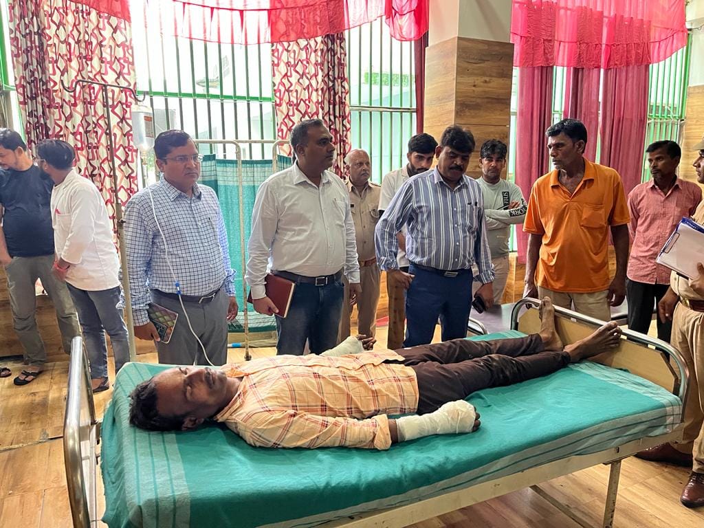 Forest officials reached to meet the injured in Guldar's attack