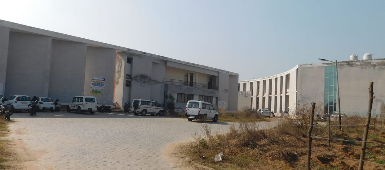 There is no permanent assistant professor's own building, only 75 applications have come so far for 320 seats in Dadri Government College