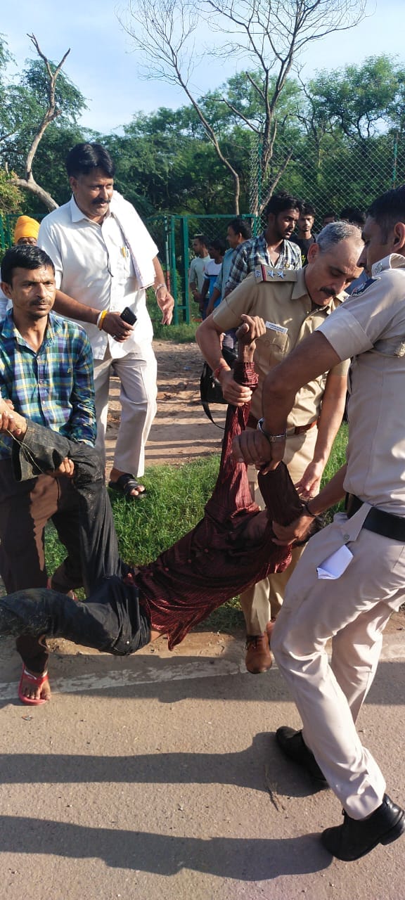 Dariya Thana Chowki Incharge saved 40 year old man of Baltana