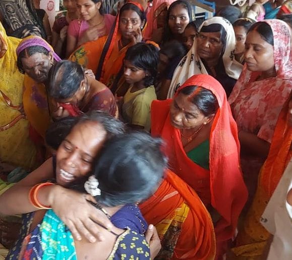 Siddharthnagar: Husband and wife died due to lightning, two women got scorched