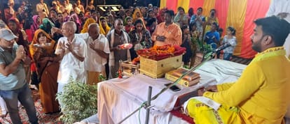 Devotees gathered in Katha and Mahayagya