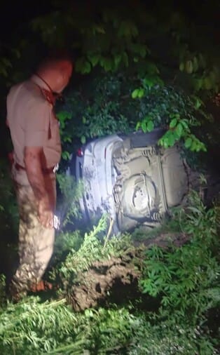 Car going to Delhi overturned in Zarifnagar