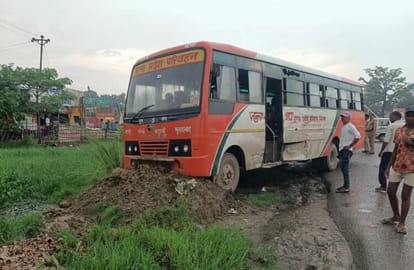 Two buses collided at Sardar Patel intersection, one injured