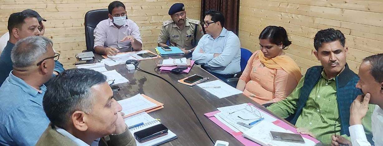 Keep enough equipment to open closed roads: CM