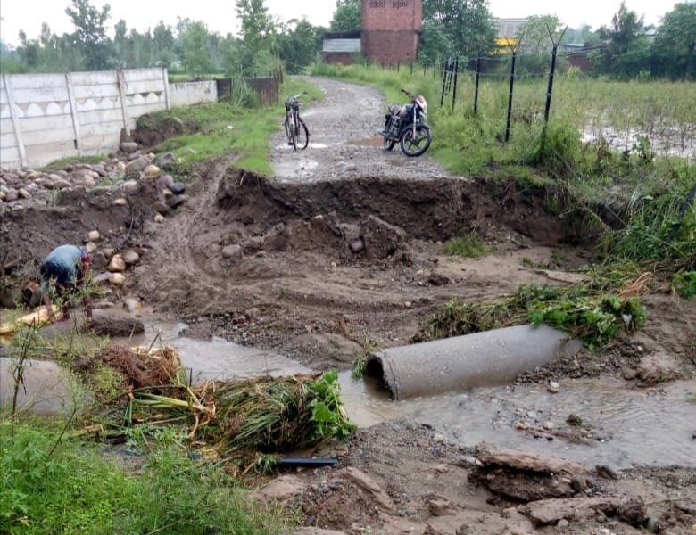 Bridge collapsed due to rain, contact with Kotwali lost