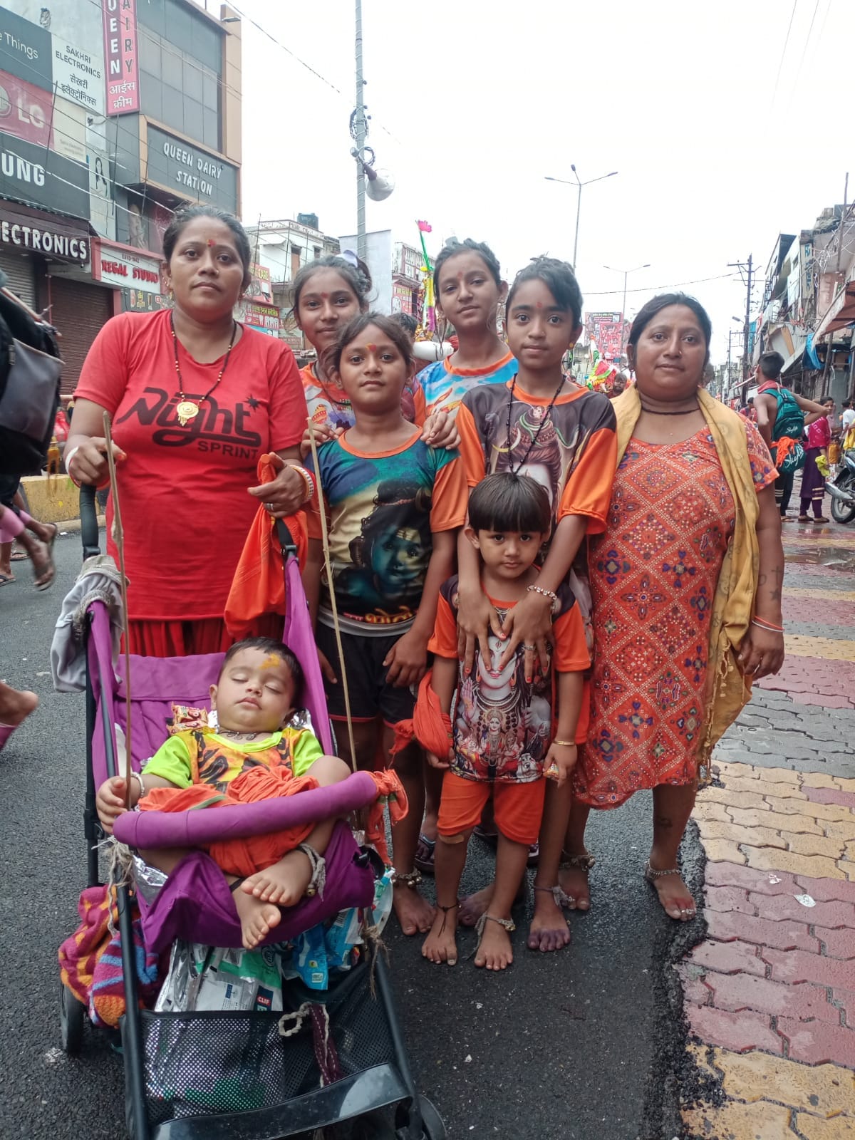 brother met mannat and four sisters went on kanwar yatra