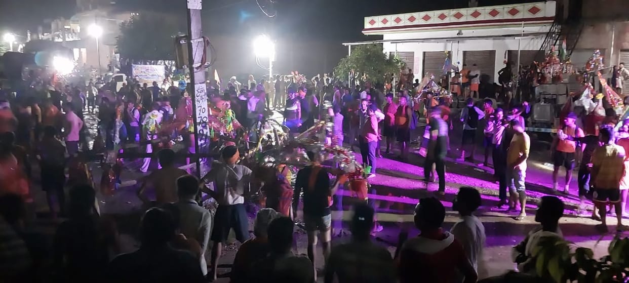 Young man took out water from Kanwar, ruckus of Kanwariyas