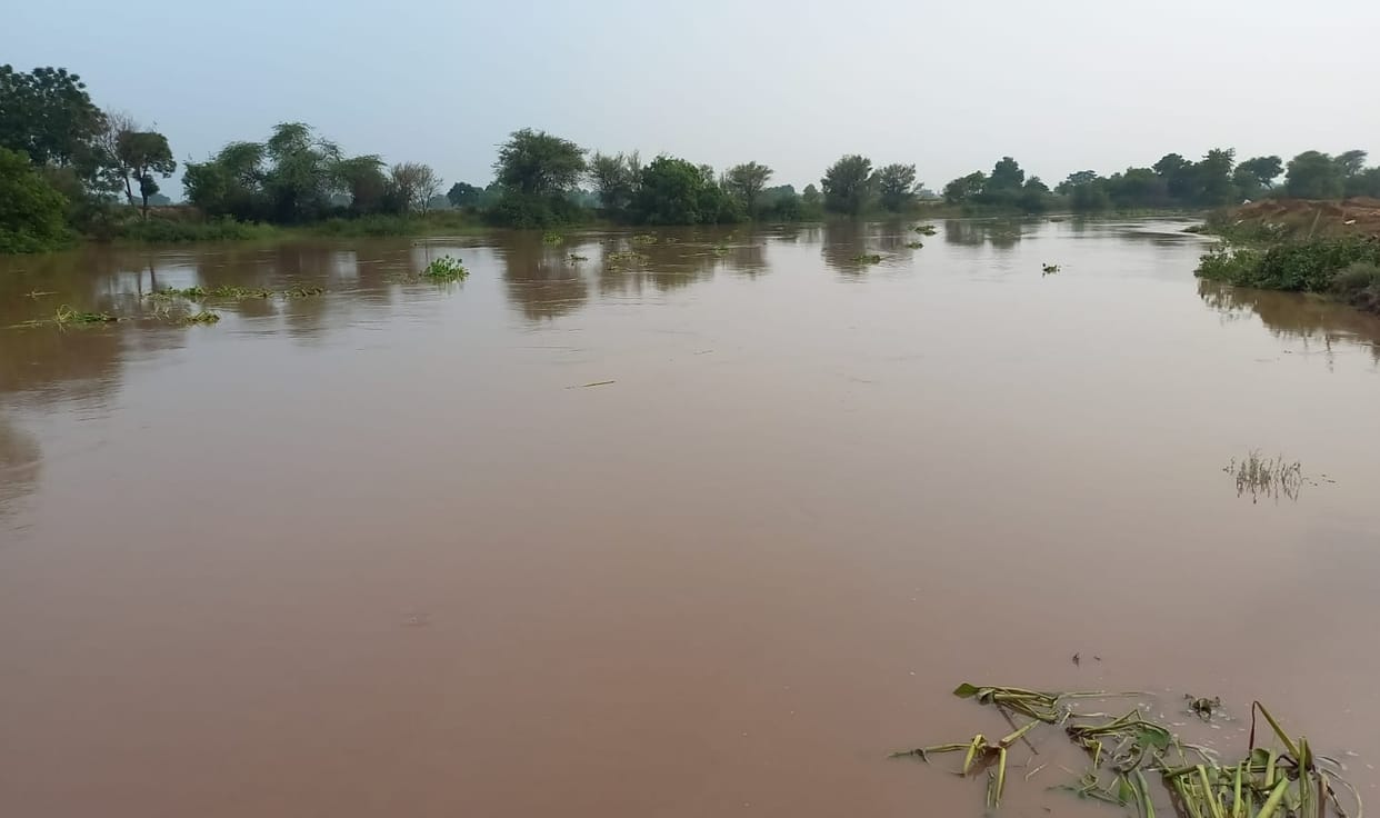 Water level of Ghaggar river reaches near danger mark, danger in villages