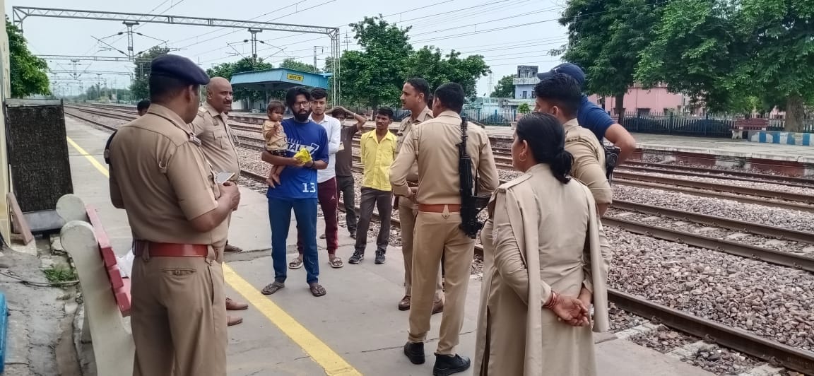 woman cut off her life from the train