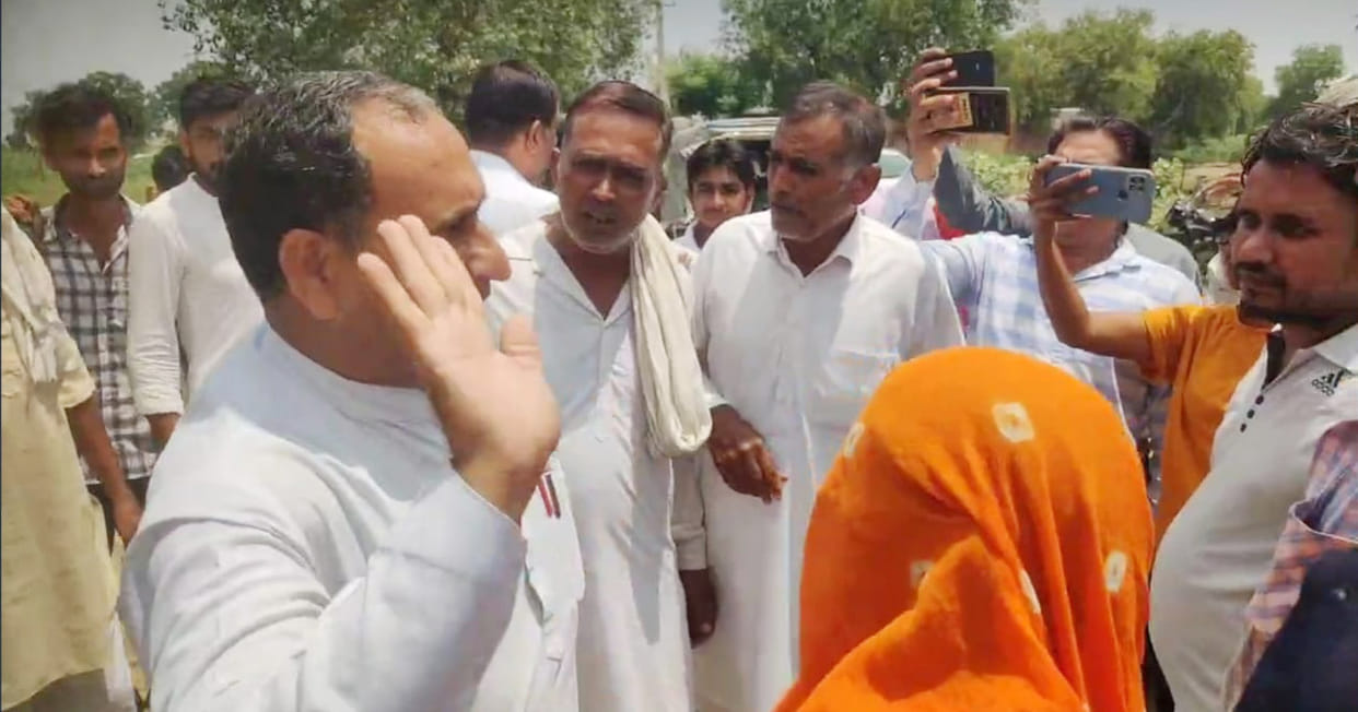 Women angry on opening liquor contract near school