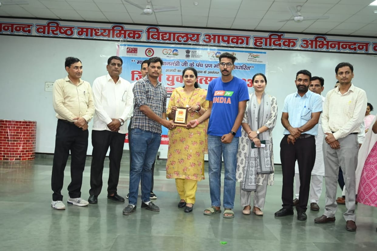 Prince first in photography at district level youth festival