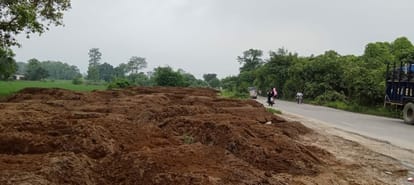 Construction of bridge stopped due to rising water in Hardoi branch canal